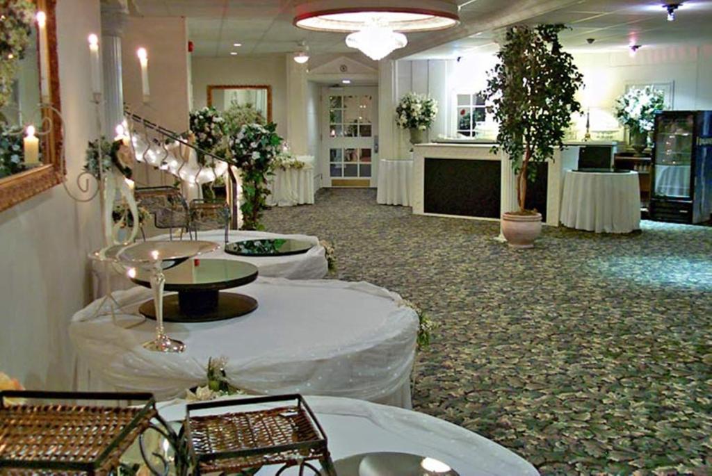 Ambassador Hotel Sudbury Exteriér fotografie